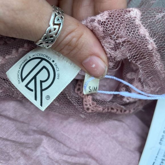 Fashion Apparel 🐾 NWT Pink Longsleeve Blouse Size Small / Medium - Picture 8 of 10